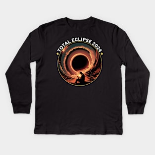 READING IN THE TOTAL ECLIPSE 2024 Kids Long Sleeve T-Shirt